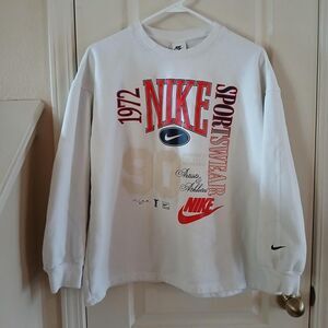 Distressed Center Swoosh VTG Style Nike Oversized Crew-Neck Terry Sweatshirt M